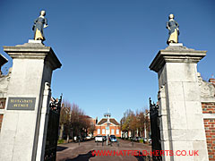 Entrance to Bluecoats Avenue