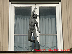 Statue on Hertford Hotel